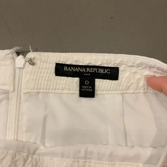 Banana Republic Pencil Skirt - Picture 4 of 7